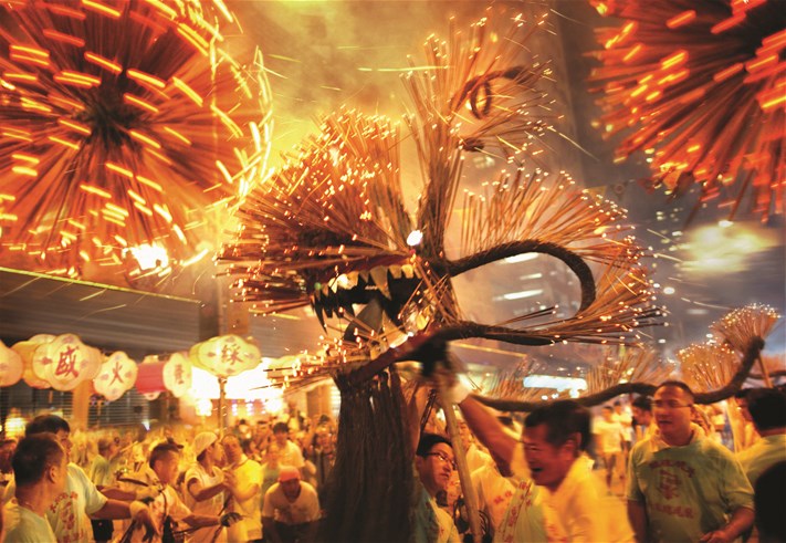 The Fire Dragon Dance Tai Hang s Mid Autumn Spectacle Hong Kong Tour